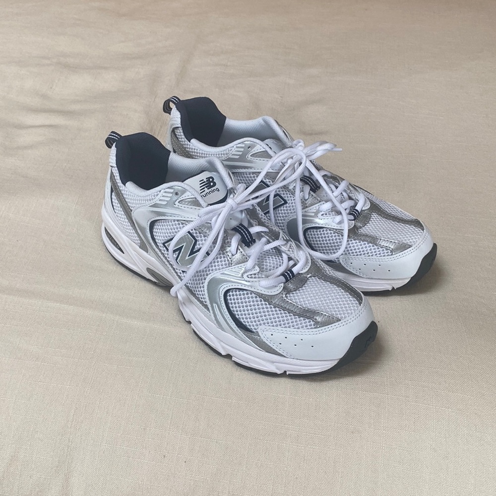 New Balance 530 trainers